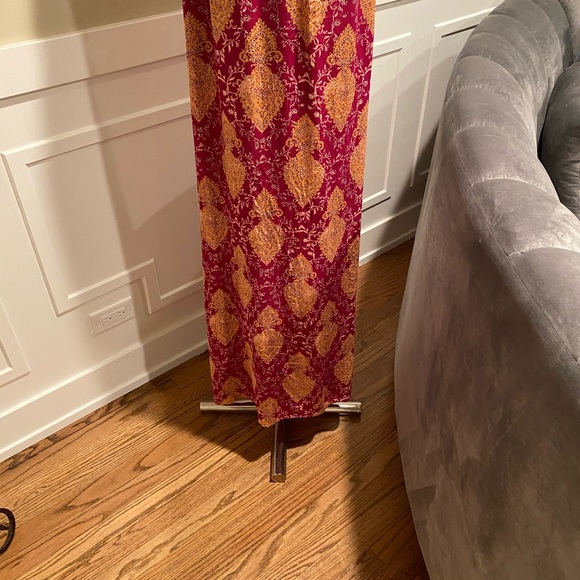 Maxi Dress with a Cute Pattern - Picture 4 of 9